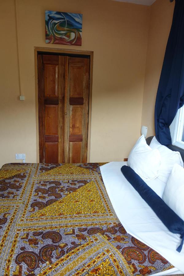 Cheers Guesthouse Botianaw Exterior photo